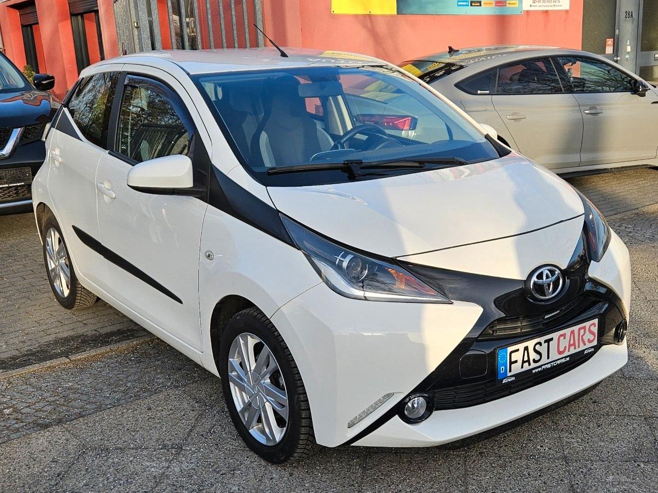 Toyota Aygo AYGO x-play touch Kamera Klima Tempomat