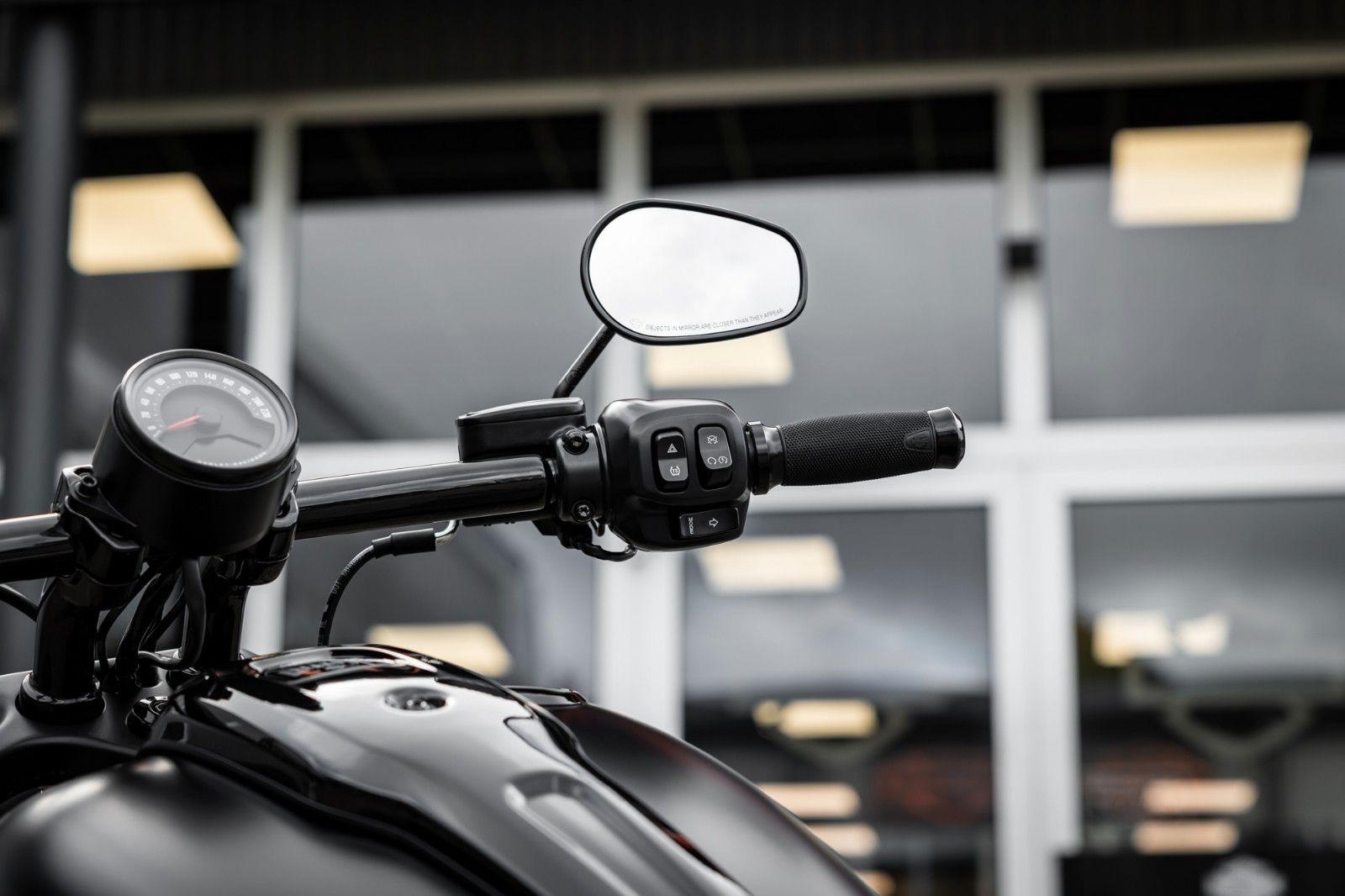 Fahrzeugabbildung Harley-Davidson Breakout DARKSIDE FXBR 117 MY25 -H-D Kiel Custom