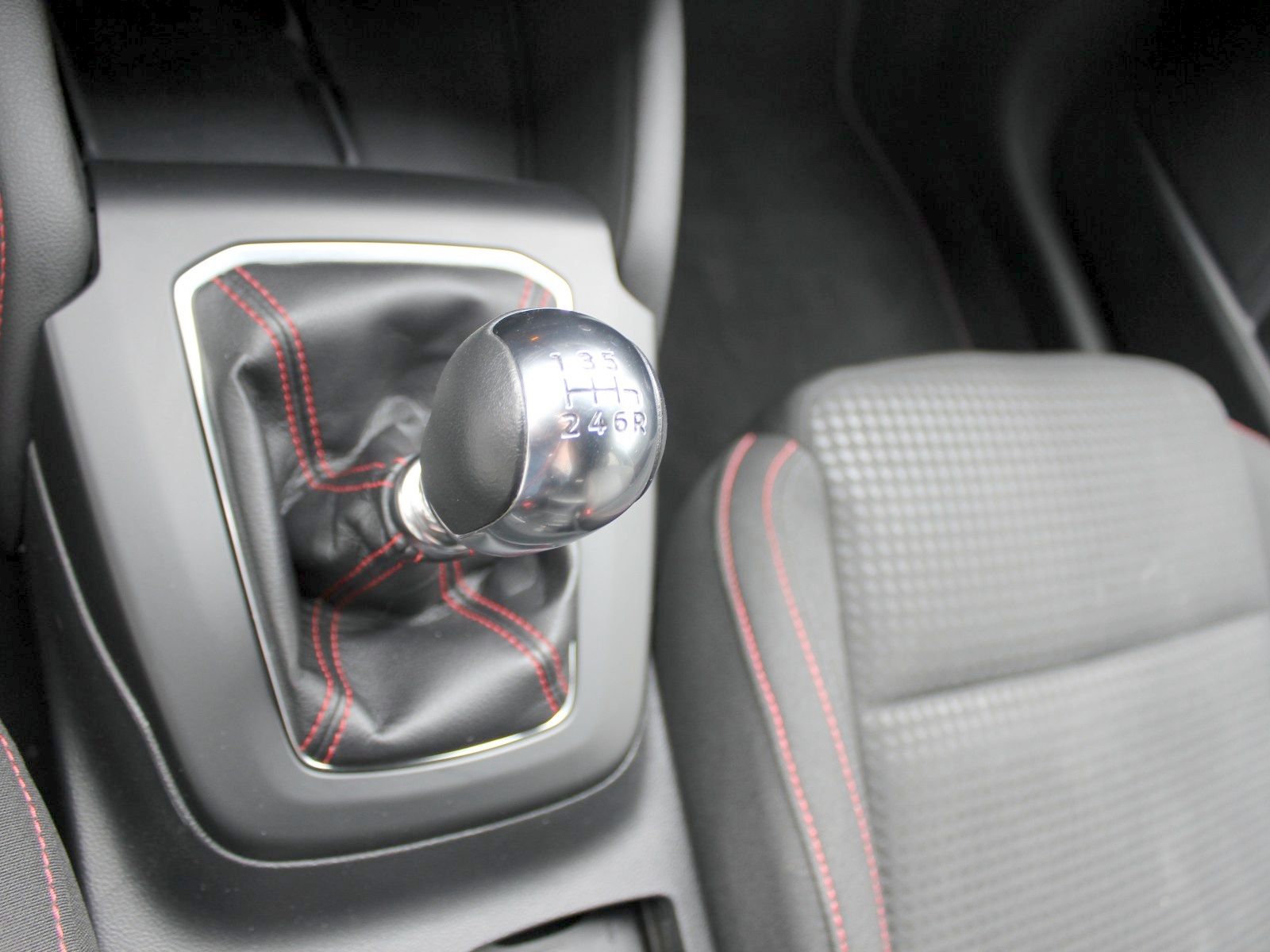 Fahrzeugabbildung Ford Focus ST-Line X 1,0 EcoBoost Mild-Hybrid
