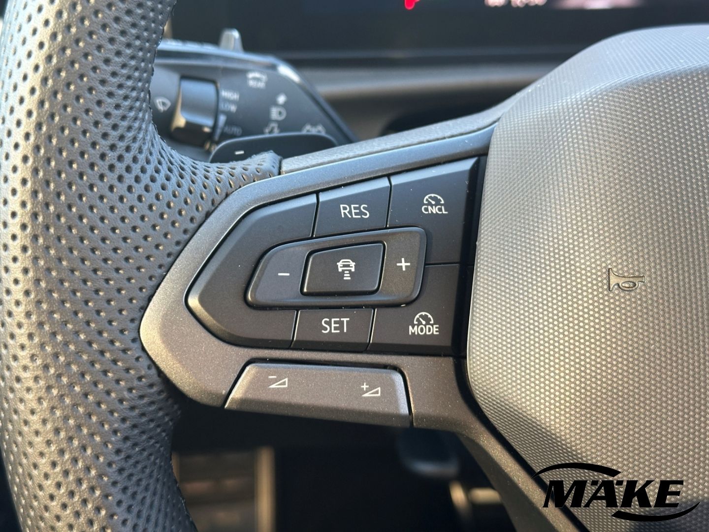T-Roc R-Line 1.5 eTSI DSG ACC NAVI LED DAB SHZ A