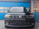 Volkswagen TIGUAN 2,0 TDI SCR 4MOTION ALLSPACE HIGHLINE DSG - schwarze Volkswagen Tiguan Allspace