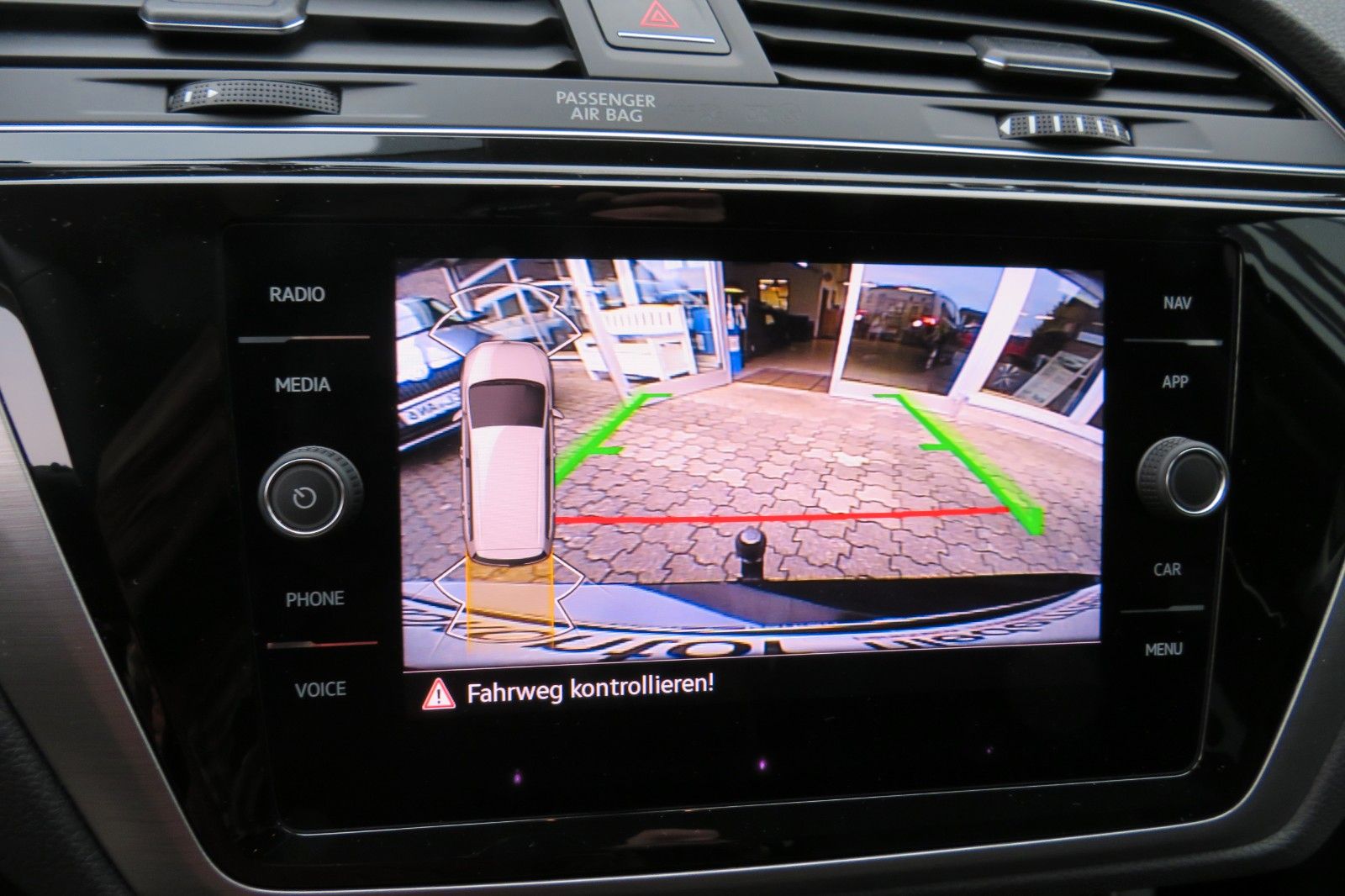 Fahrzeugabbildung Volkswagen Touran Comfort DSG AHK 7-SITZE KAMERA LED 1.H