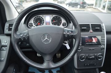 Mercedes-Benz A 150  Avantgarde AHKLamelleSHPDCAlu 17