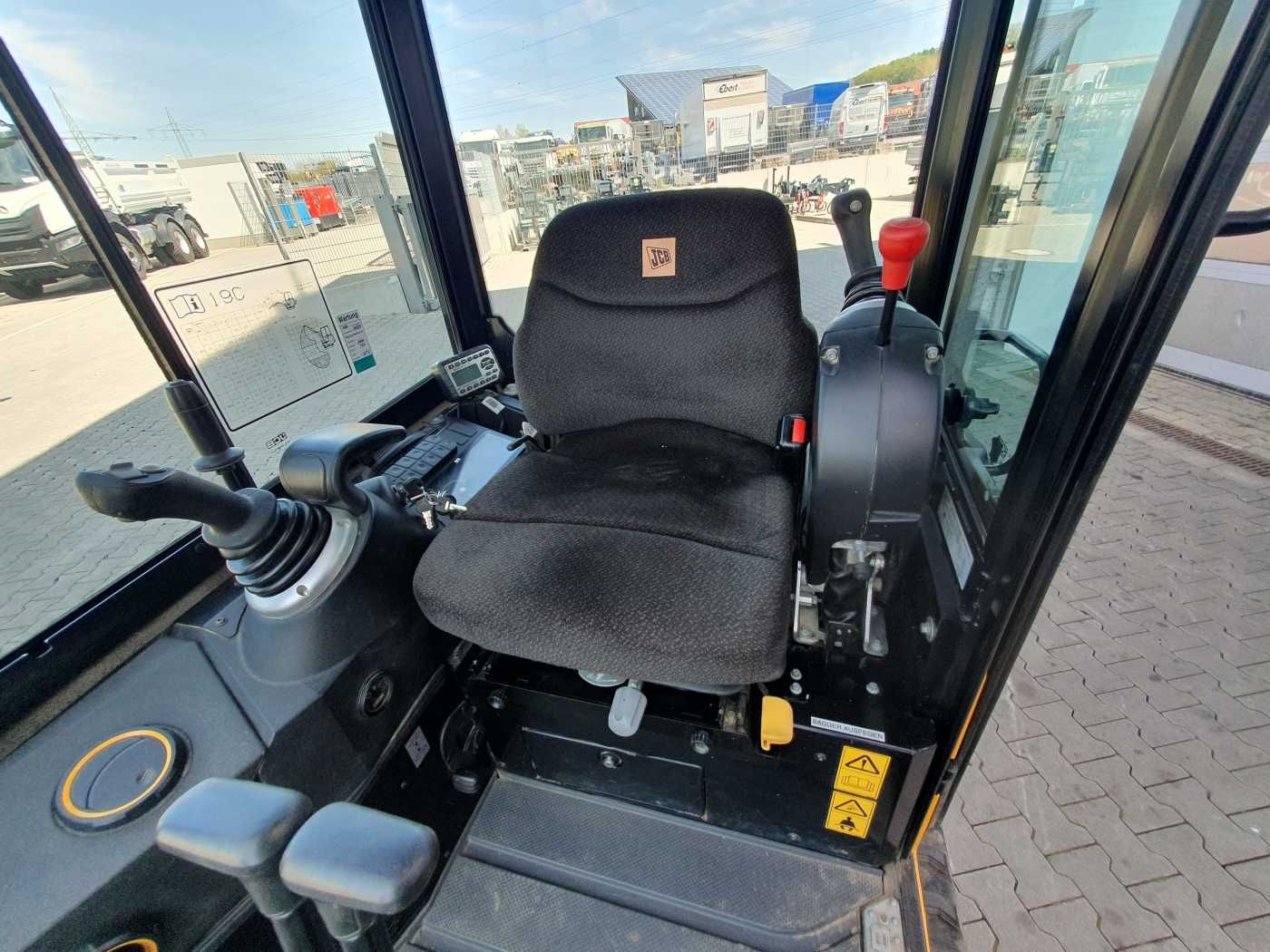 Fahrzeugabbildung JCB 19C-1 / 528h / 2022 / Powertilt / Löffelpaket