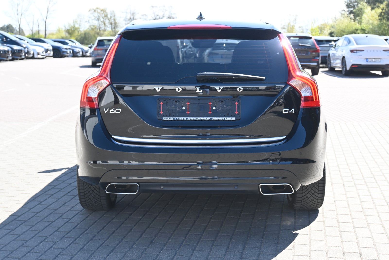 Fahrzeugabbildung Volvo V60 D4 Autom. Summum*NAVI*STDHZG*RFK*