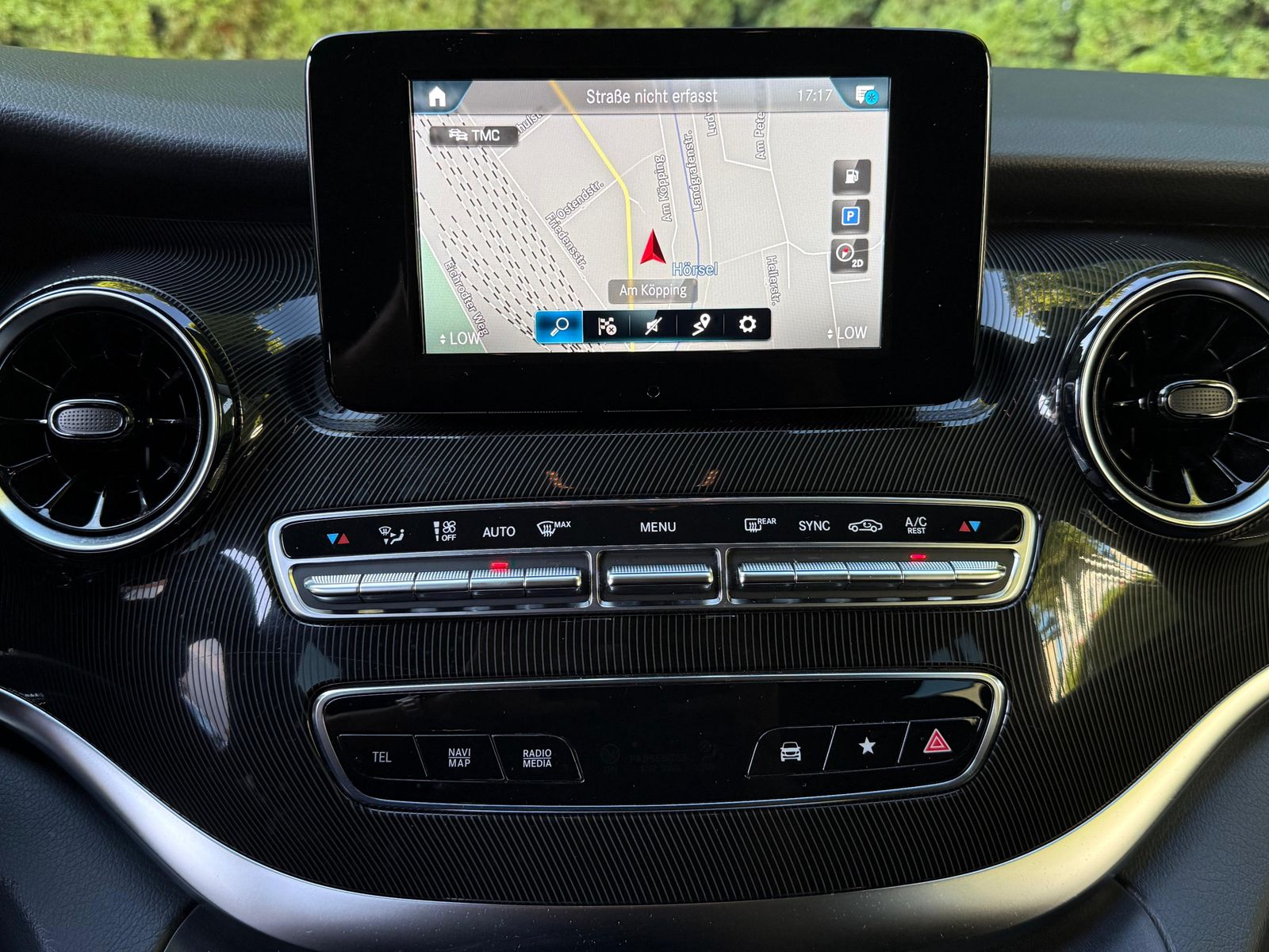 Vehicle illustration Mercedes-Benz V 220 d 9G Long LED+MBUX+DISTR+KAM+SHZ+PARK+7Si