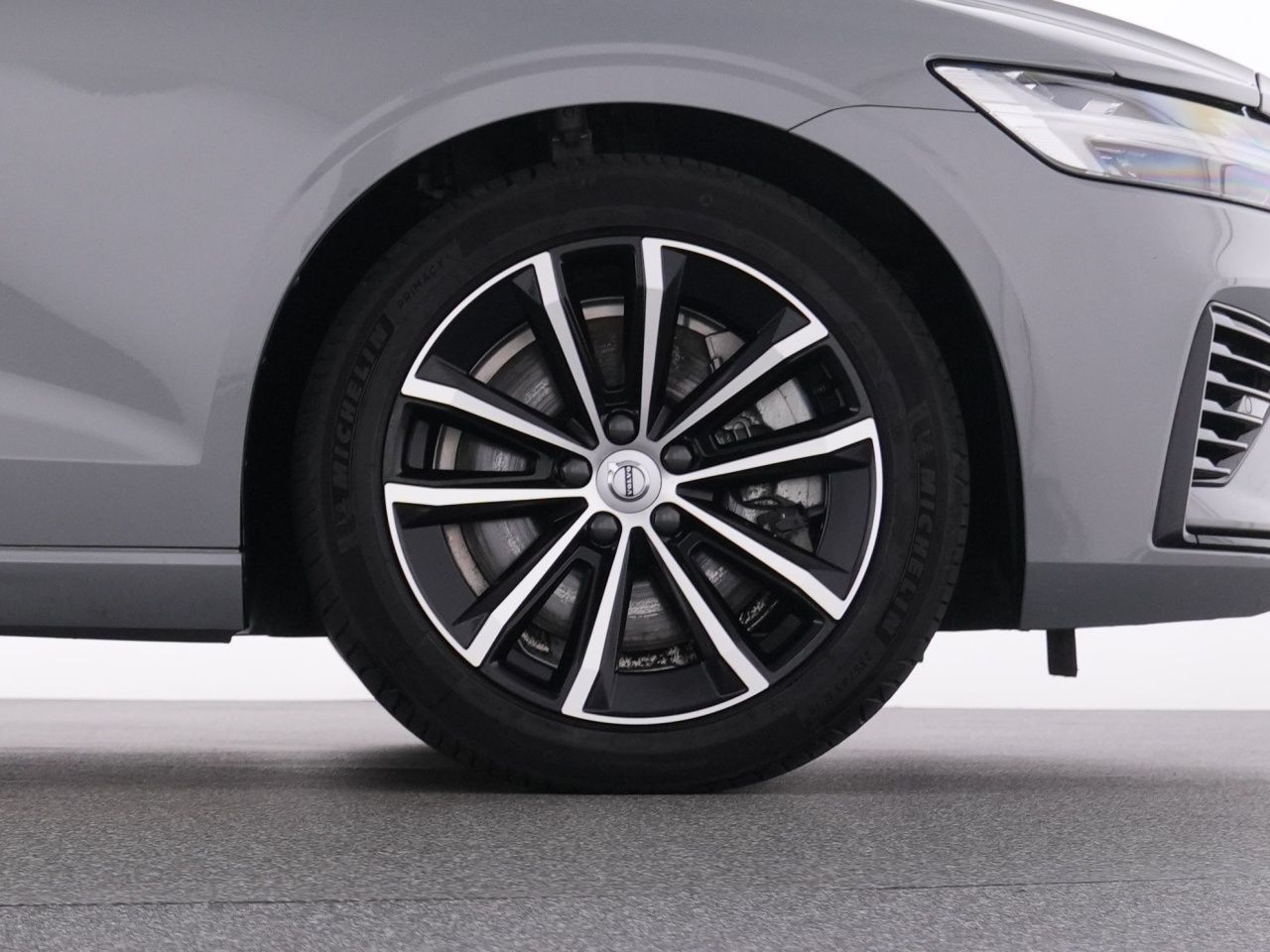 Volvo V60 T8 Recharge Plus Dark+AHK+WINTERPAK+LM18 foto 22