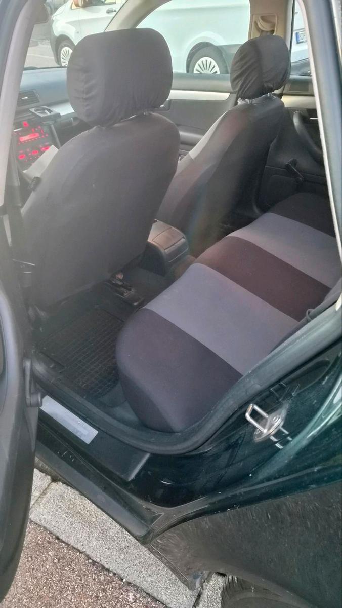 Audi A4 2006 — interior