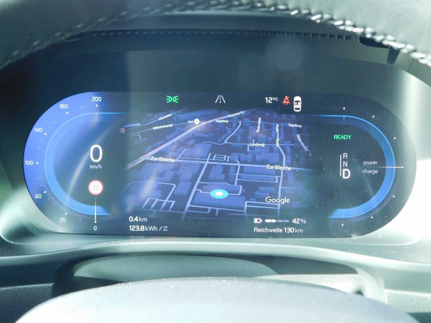 Fahrzeugabbildung Volvo C40 Recharge Twin Motor Ultimate AWD