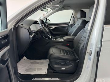 Volkswagen Touareg - 8
