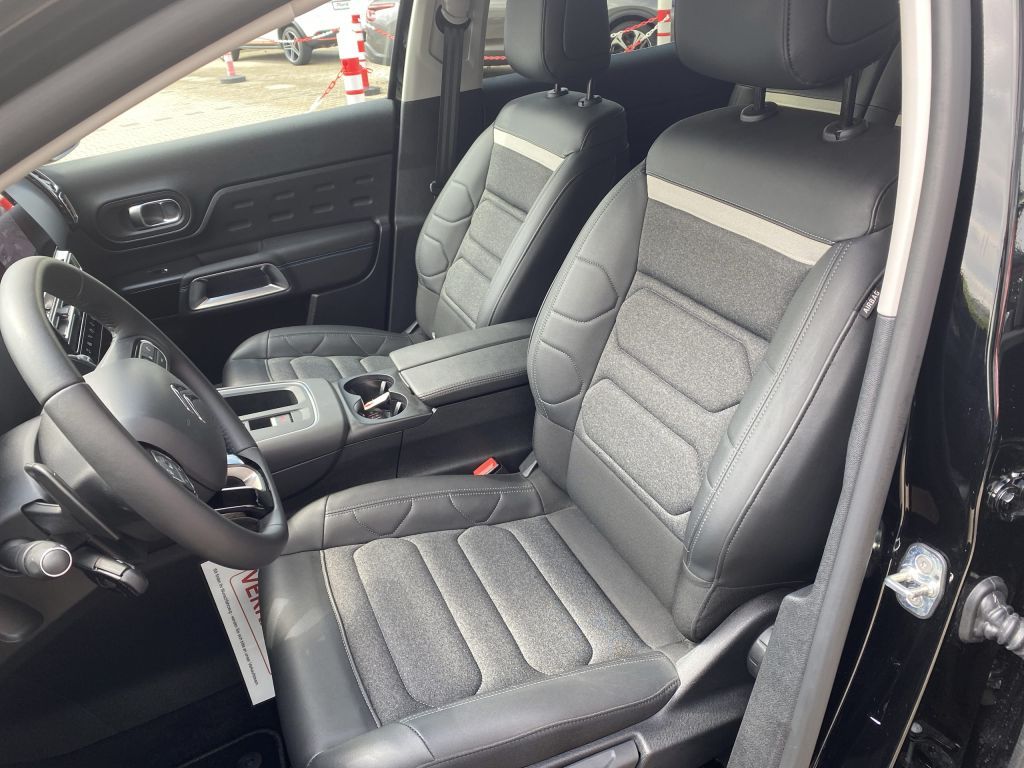 Fahrzeugabbildung Citroën C5 Aircross Hybrid 145 Automatik MAX *Allwetter*