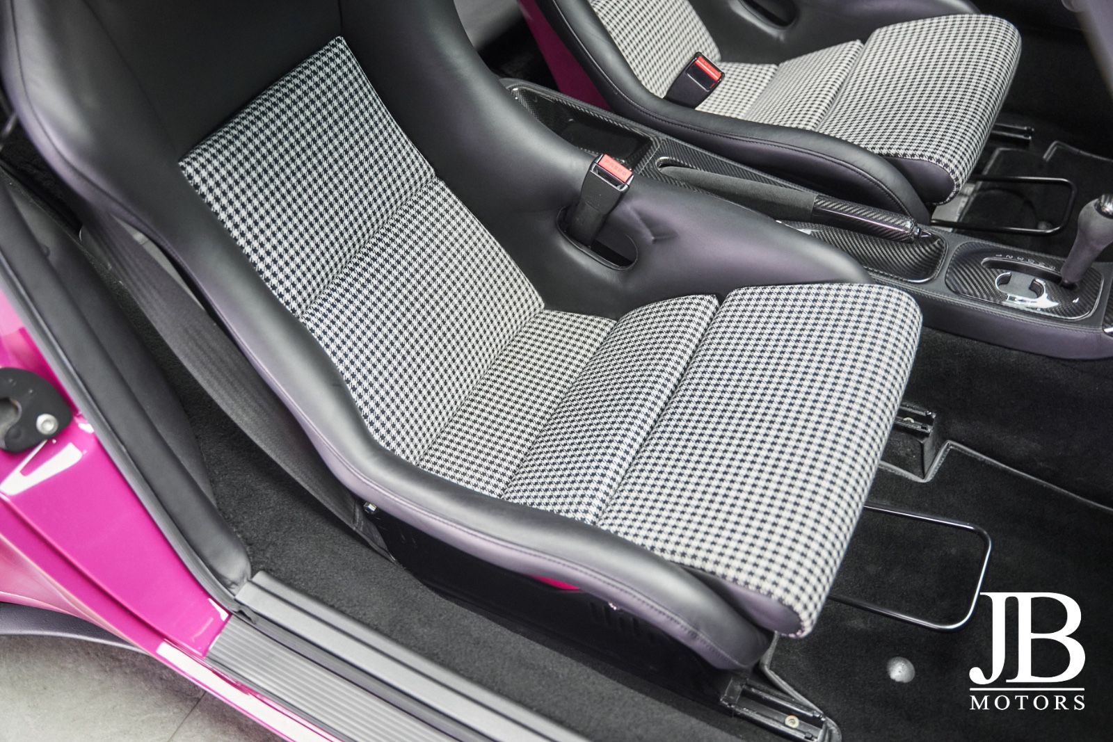 Fahrzeugabbildung Porsche 993 Carrera RS Optik Neuaufbau Recaro Carbon