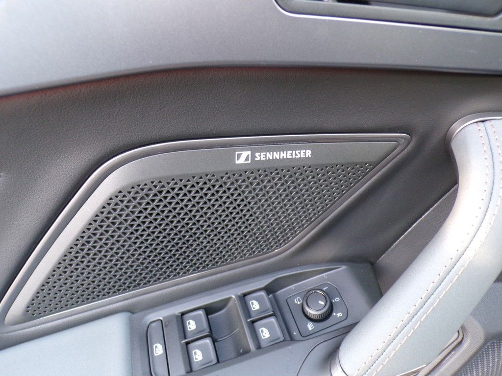 Fahrzeugabbildung CUPRA Formentor VZ 1.5 e-HYBRID DSG Extreme