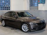 BMW 335 i Scheckheft M-Paket Makelloser Zustand