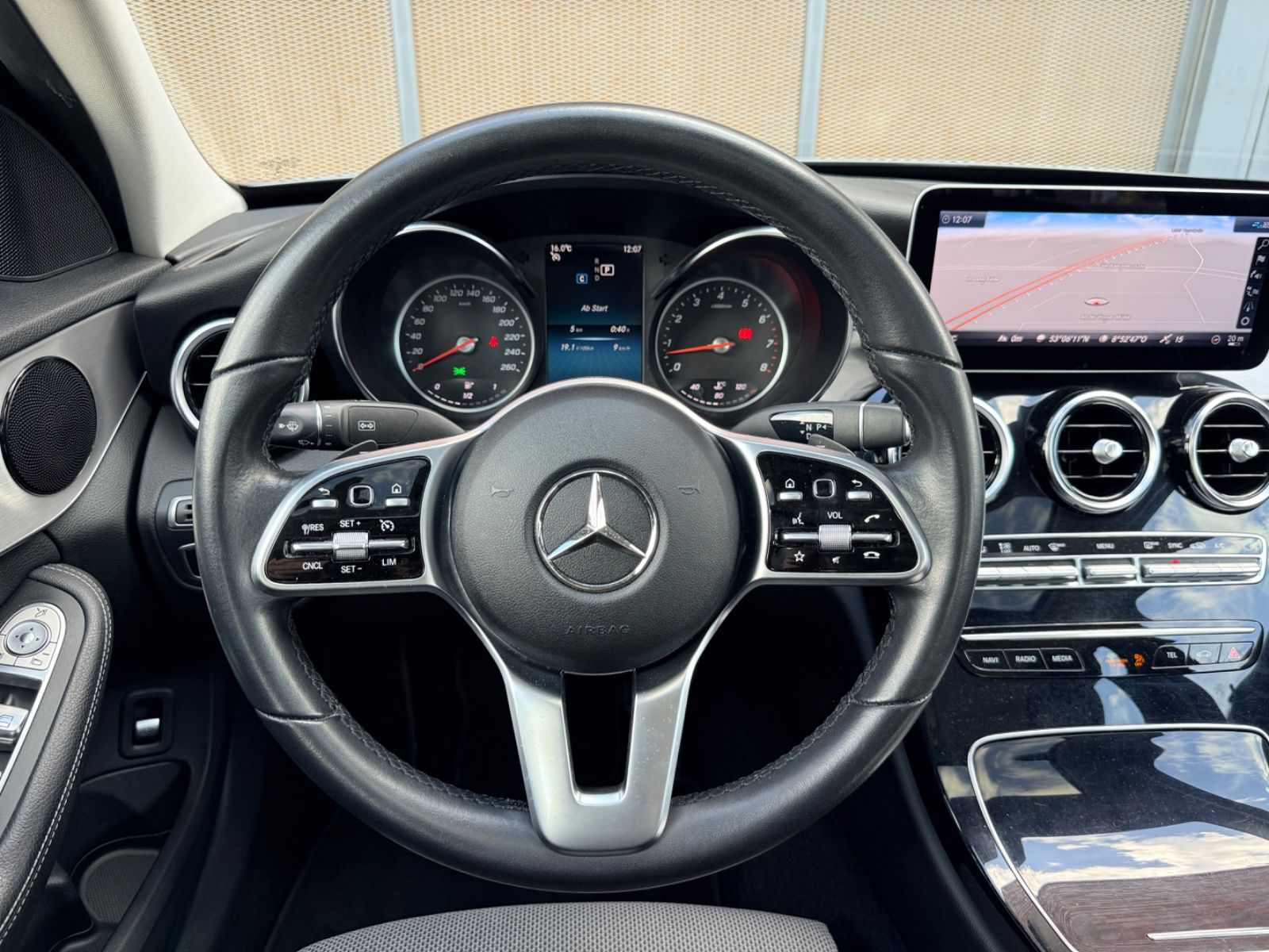 Mercedes-Benz C 180 Limousine 9G Advantage Kamera CarPlay Pano foto 14