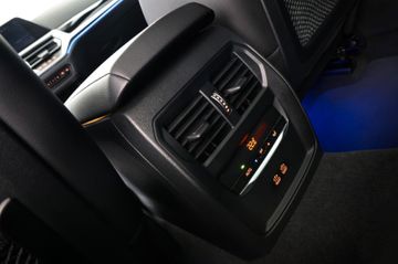 BMW 330d xDrive Touring Sport Line M-Lenkrad AHK 19"