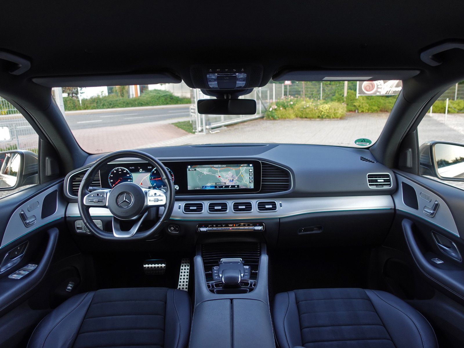 Fahrzeugabbildung Mercedes-Benz GLE 300d 4MATIC 9G-Tronic AMG Line M-BEAM AHK