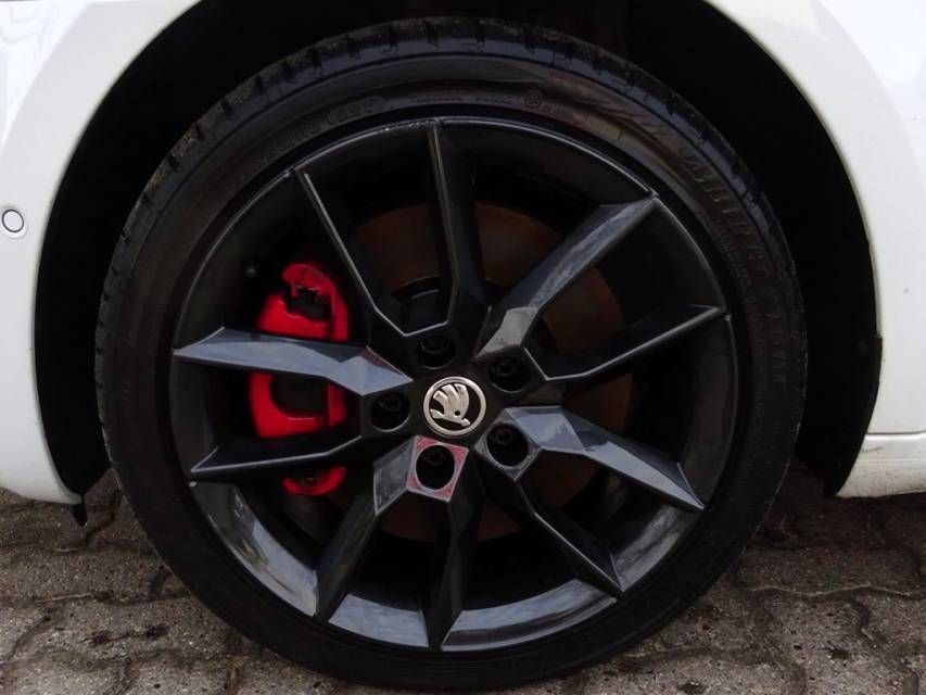 Fahrzeugabbildung SKODA Octavia Combi 2,0 TSI RS 230 Navi