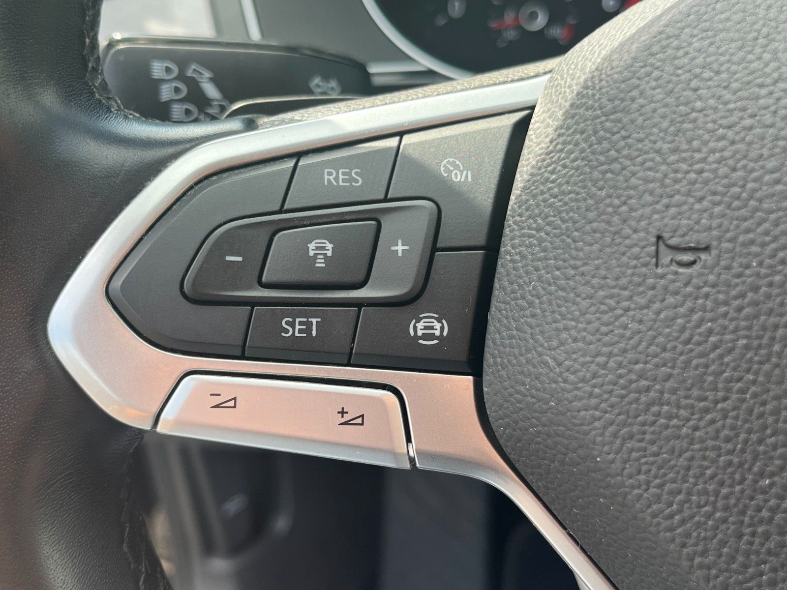 Fahrzeugabbildung Volkswagen Passat Variant 2.0 TDI Aut. Business Navi AHK AC
