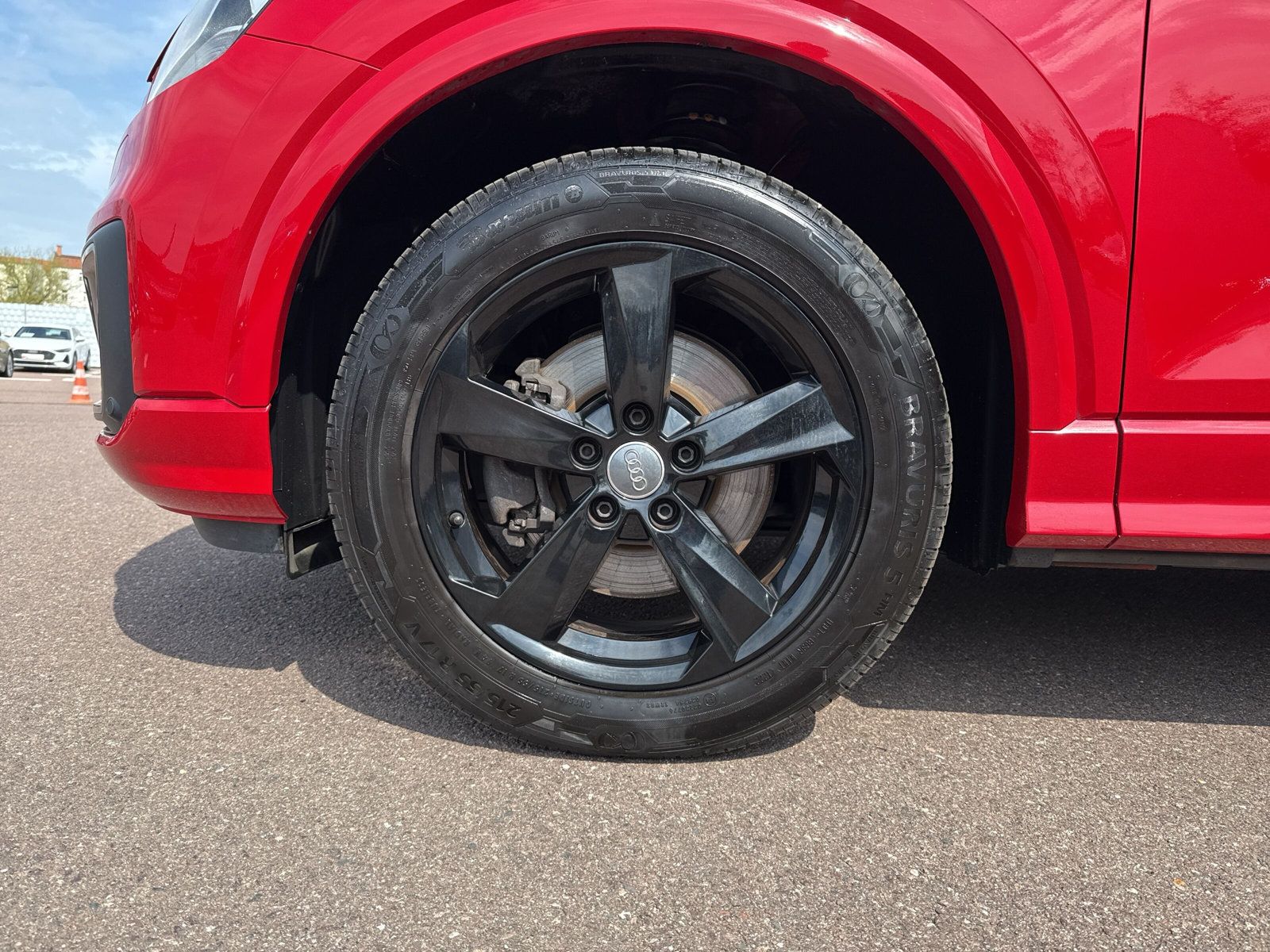 Fahrzeugabbildung Audi Q2 1.6 TDI Klima AHK Fahrschulwagen