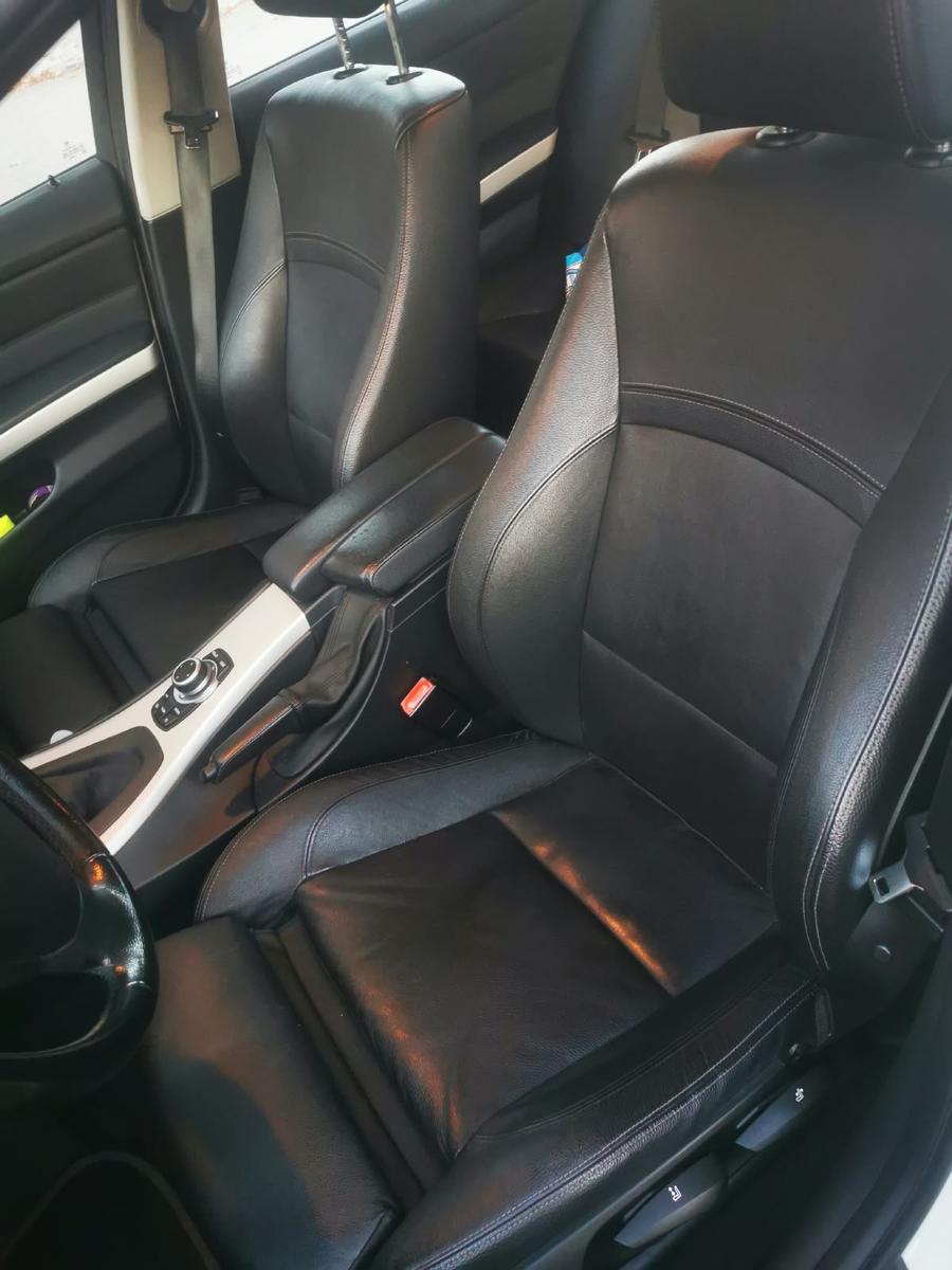 BMW 318 2011 — photo 9