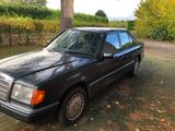 Mercedes-Benz 200 - Mercedes-Benz 200 aus 1993