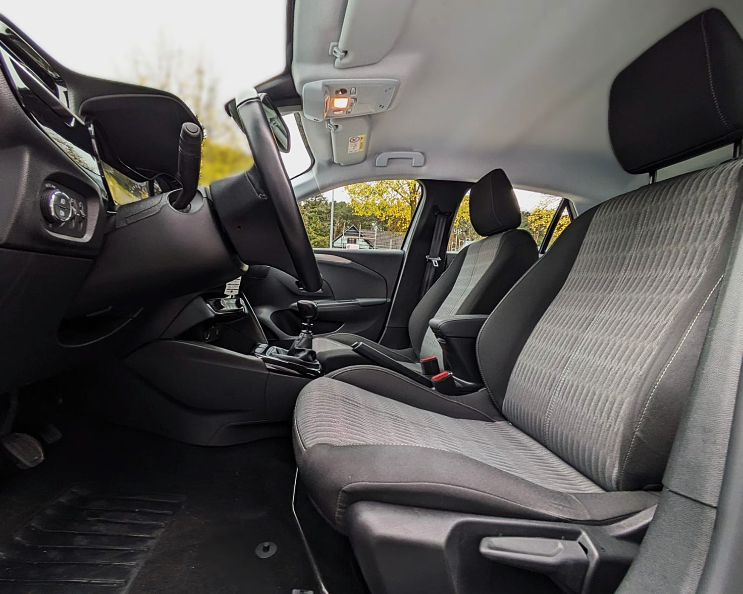 Fahrzeugabbildung Opel Corsa F 1.5D ACC NAVI SITZ+LENKR.HZG LED CARPLAY