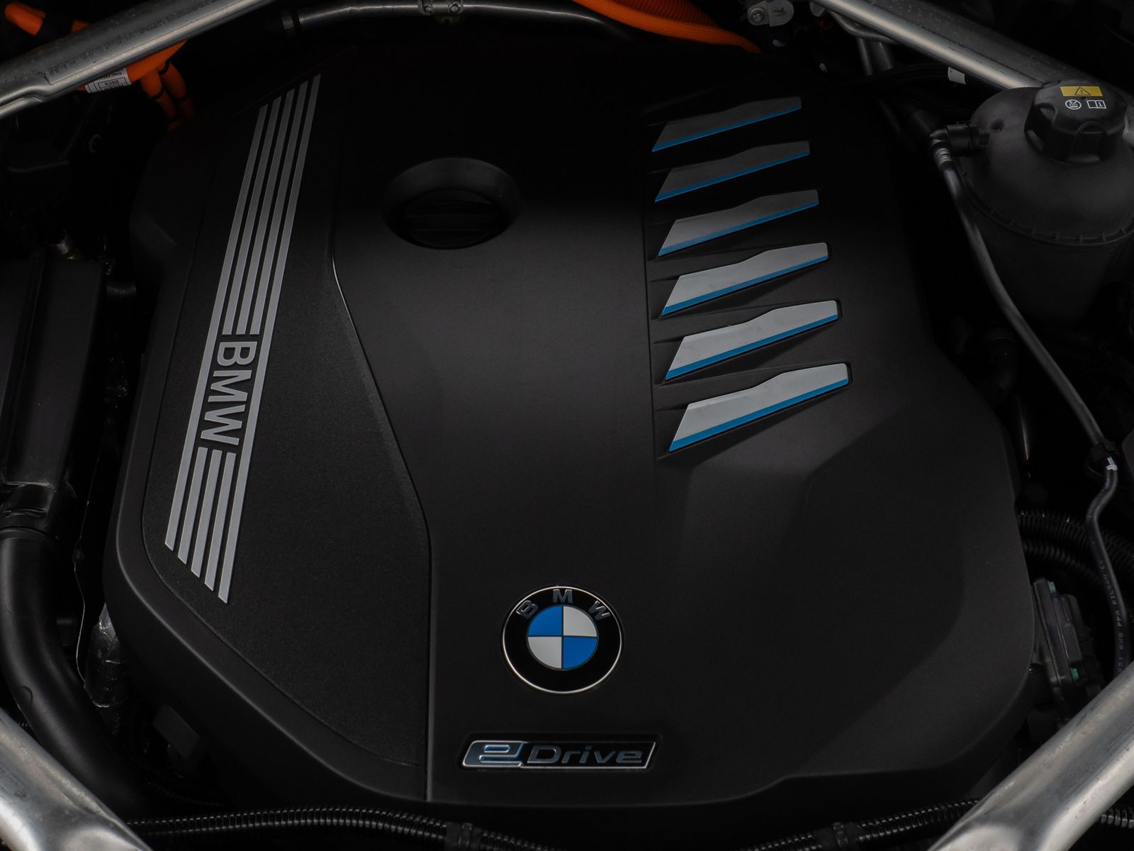 Fahrzeugabbildung BMW X5 xD45e M Sport Kamera Laser HUD DAB HiFi ACC