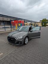 Audi A1 35 TFSI S line-Guter Zustand-Grau Metallic - : Kleinwagen, Metallic