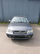Volvo V40 TÜV AU neu - Volvo V40 aus 2002