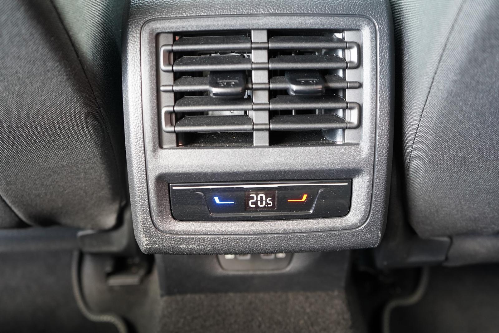 Volkswagen Golf VIII Variant Life DSG LED Navi ACC AHK PDC, миниатюра 13