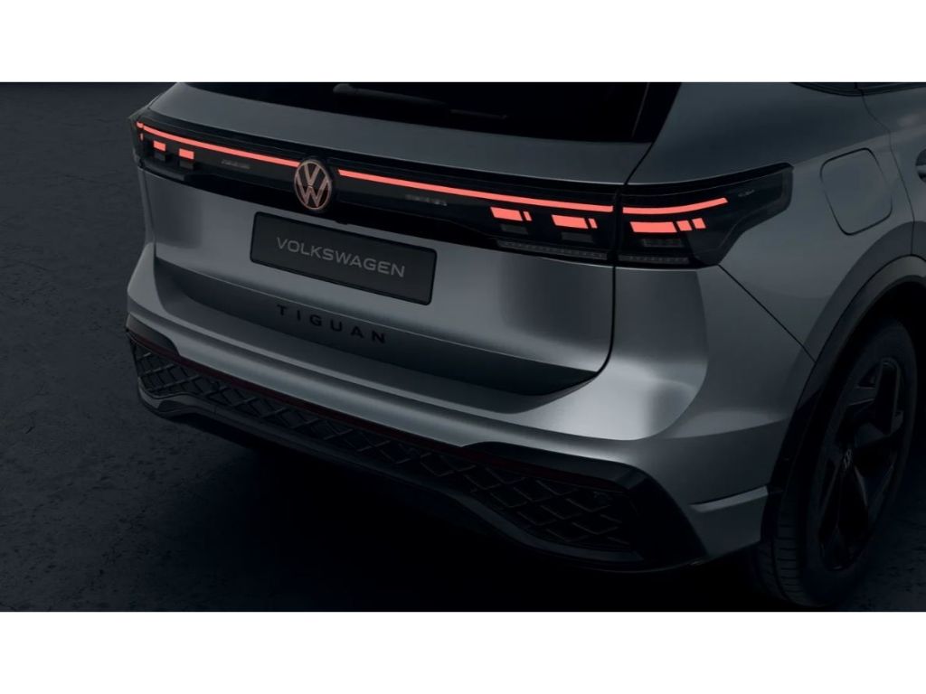 Tiguan R-Line 1.5l eTSI DSG IQ Drive Navi Black