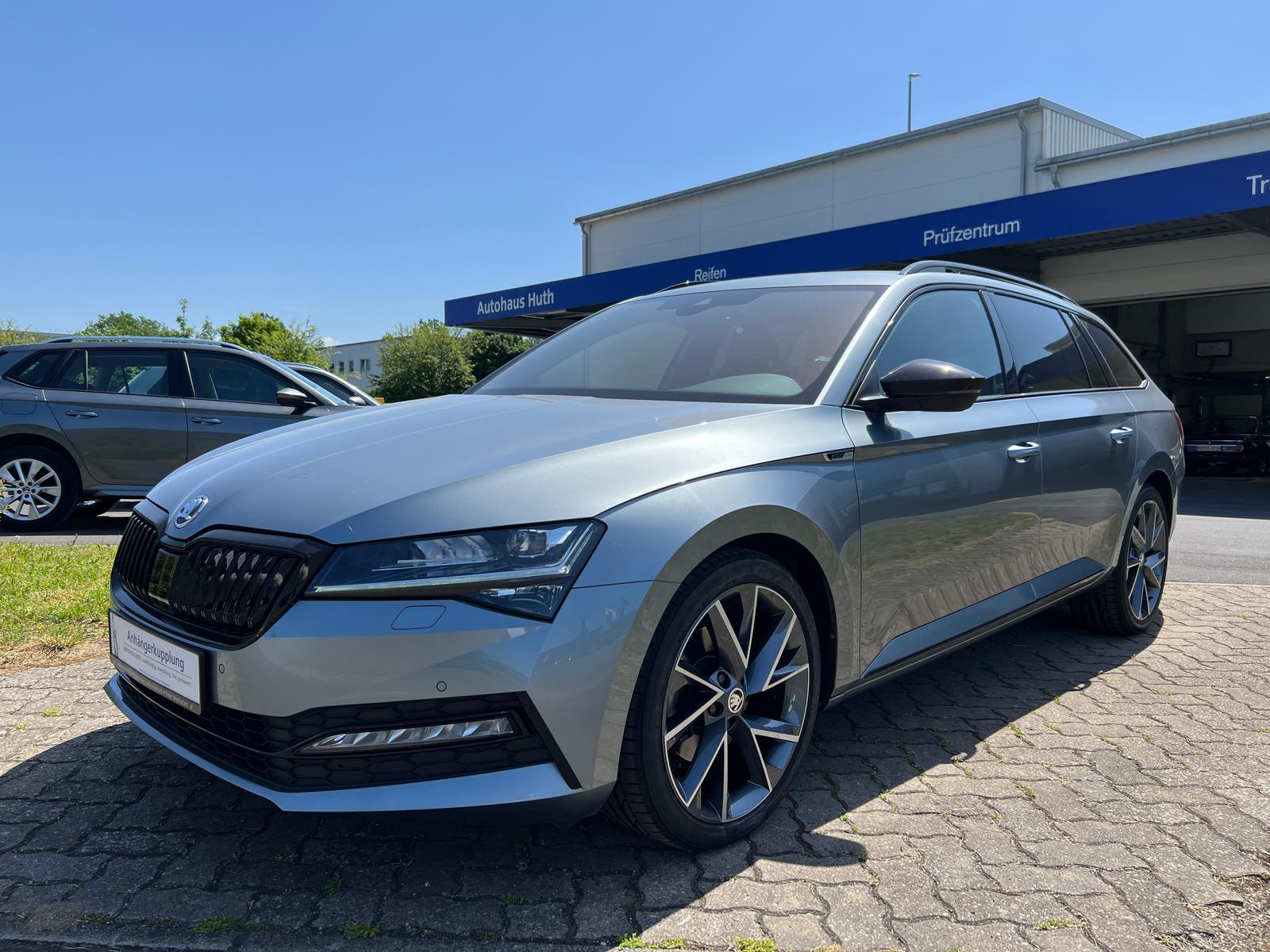 Skoda Superb Combi Sportline AHK STHZ DCC CANTON APP
