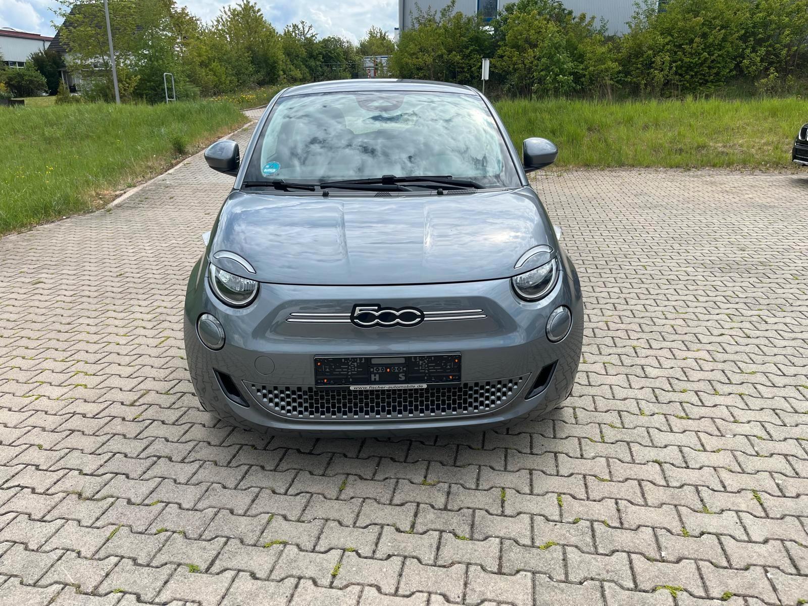 Fiat eI-Navi Apple CarPlay -Tempo-Kamera-8xBereifung