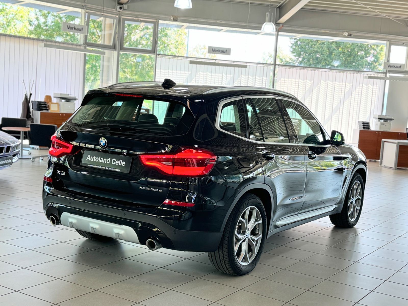 Fahrzeugabbildung BMW X3 xD30e xLine HUD KameraDAB Leder H/K Sport