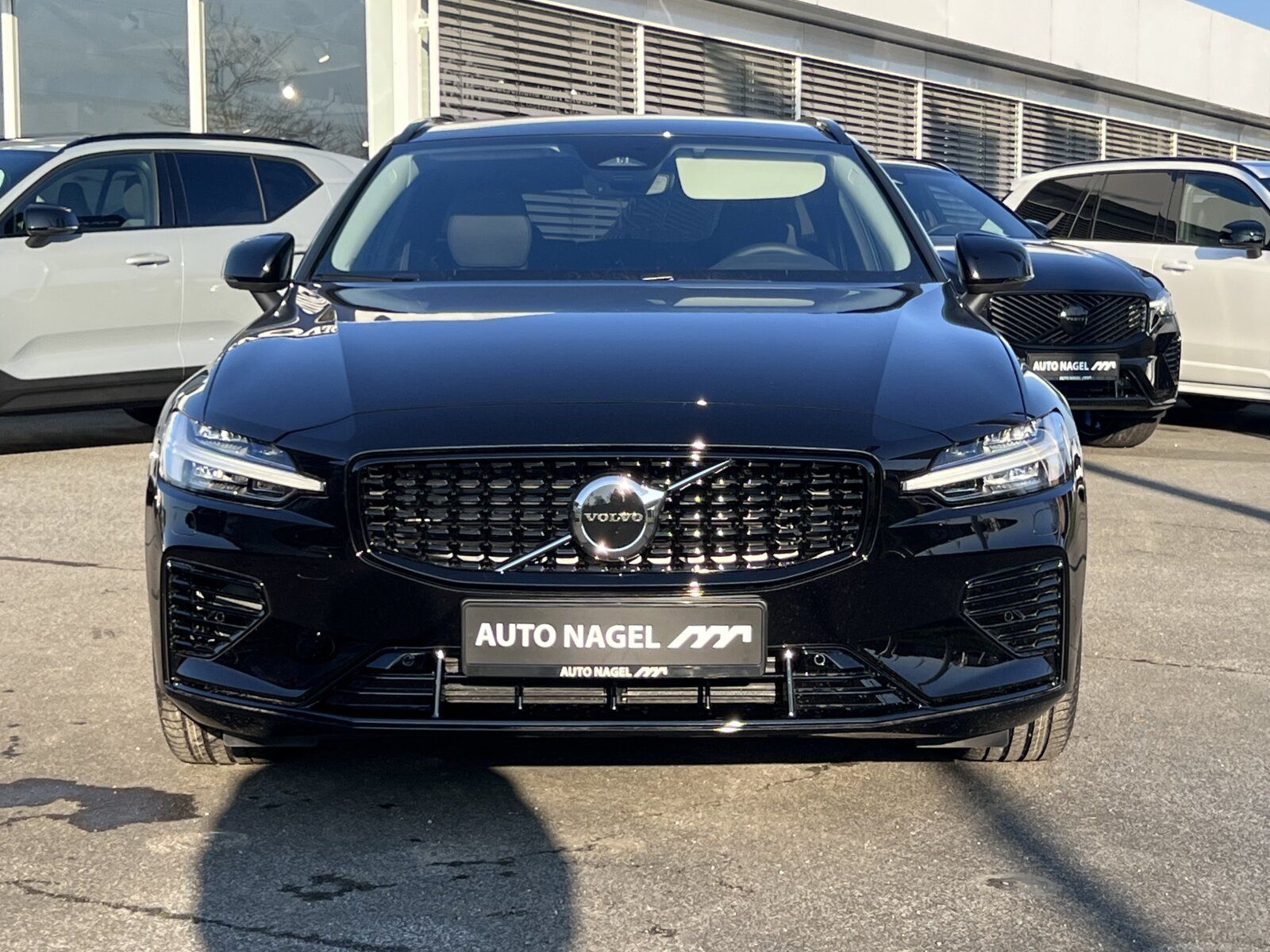 Volvo V60 T8 Plus Dark Business EDITION imagem 2