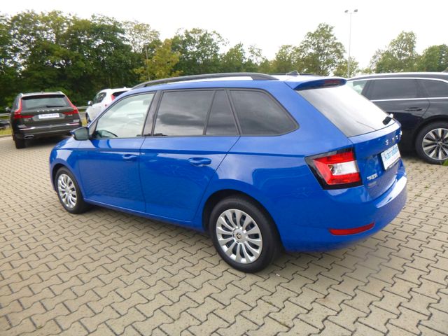 Fahrzeugabbildung Skoda Fabia 1,0 TSI Kombi >NAVI/Einparh/SmartLink<