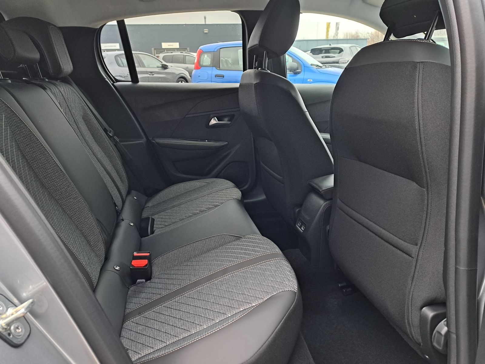 Fahrzeugabbildung Peugeot 208 1.2 ALLURE 110PS nur 237 € OHNE ANZAHLUNG