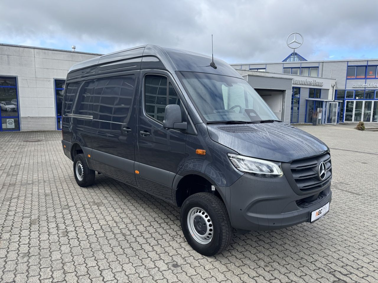 Fahrzeugabbildung Mercedes-Benz Sprinter 319CDI KA 4x4 L2H2 KlimaLED*CAM*AHK2.8T