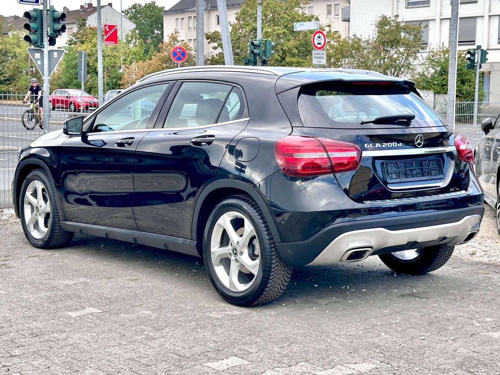 Fahrzeugabbildung Mercedes-Benz GLA 200 d URBAN*AUTOM+MOD.2020+18LM*