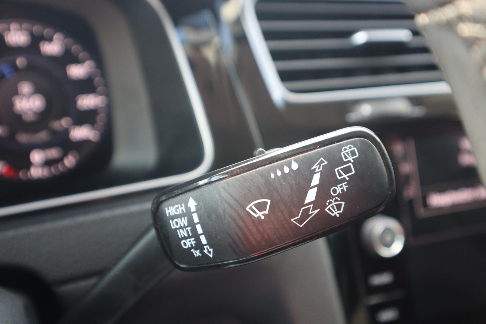Volkswagen Golf VII Variant 1.5 TSI Highline ACC AHK LED
