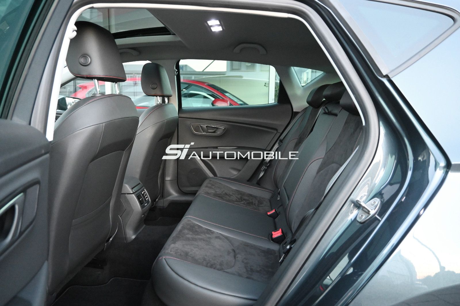 Fahrzeugabbildung SEAT Leon 2.0 TDI DSG FR °ACC°BEATS°DYNAMIC°KAM°PANO°