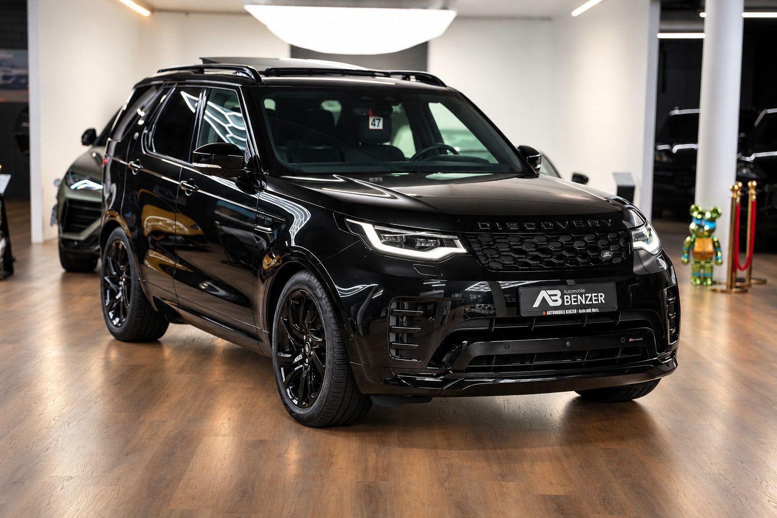 Fahrzeugabbildung Land Rover Discovery R-Dynamic AWD/7-SITZER/360'°Cam/AHK