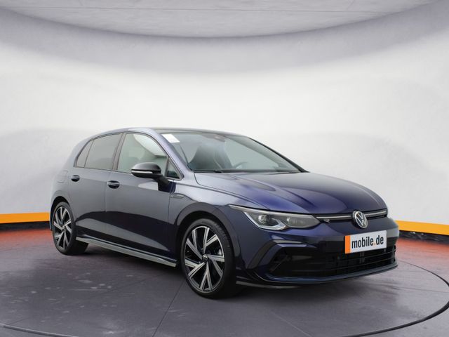 Volkswagen Golf 8 1.5 eTSI DSG R-Line IQ.LIGHT NAVI PANORAM