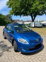Toyota Auris 2011, Benzin+Füssiggas, 1.6 VVT-i - Toyota Auris aus 2011 mit Benzin-Antrieb