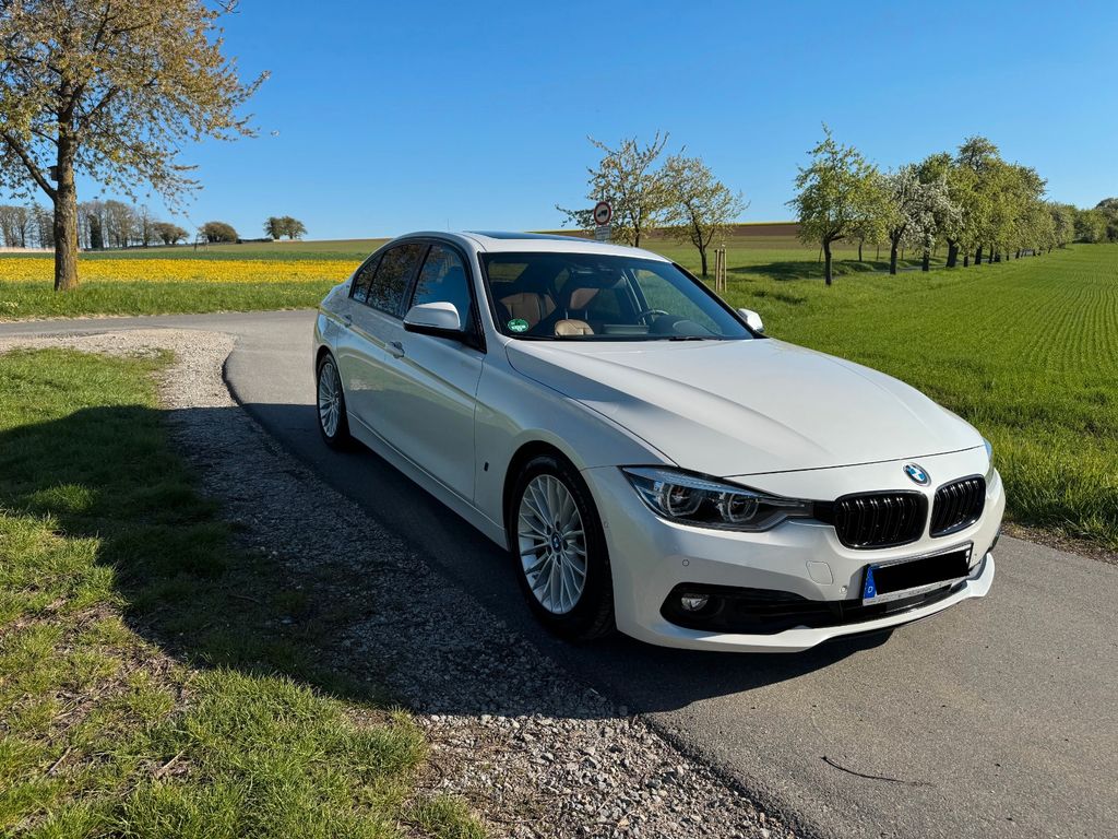 Image of BMW 330