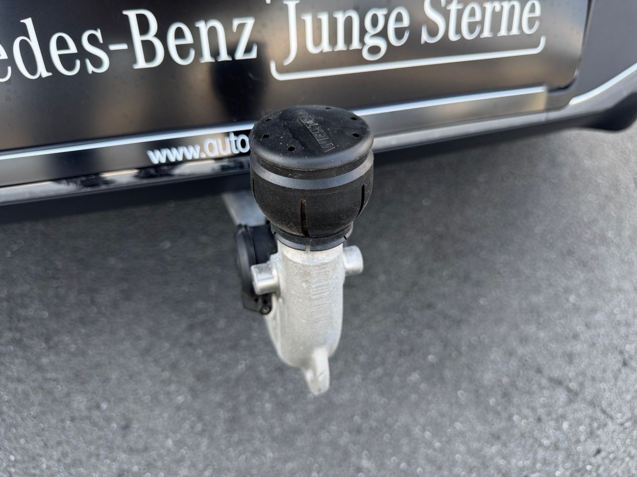 Fahrzeugabbildung Mercedes-Benz EQA 300 4M BONUS+AMG+AHK+MEMORY+360+DISTR+2Z-KLI