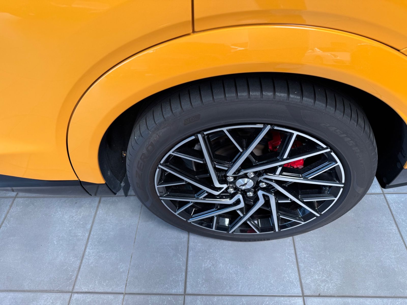 Fahrzeugabbildung Ford Mustang Mach-E GT AWD