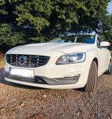 Volvo V60 D3 Scheckheft - gebrauchte Volvo V60 aus dem Jahr 2016