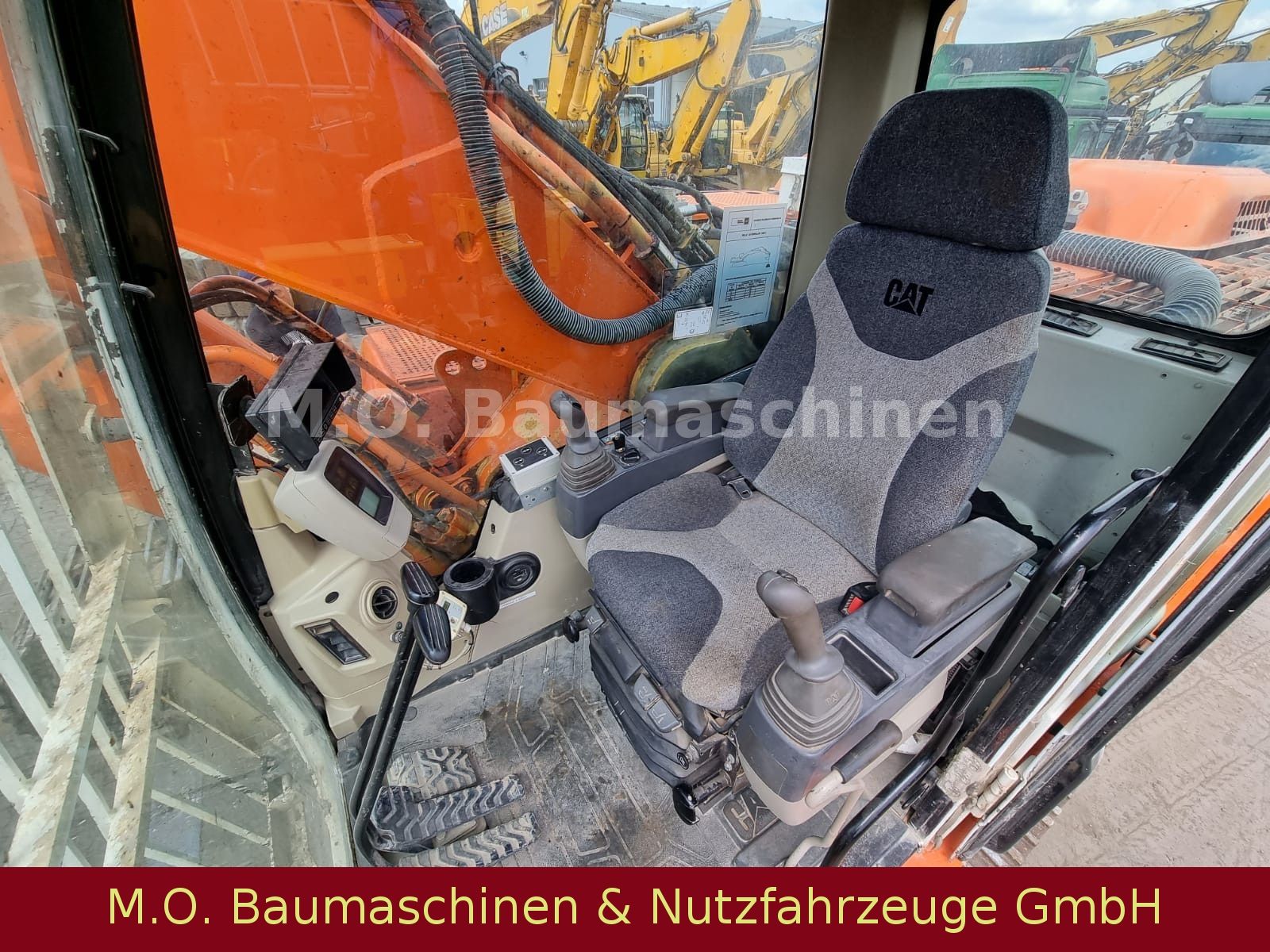 Fahrzeugabbildung CAT 330 CL / Klima / SW